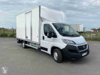 Utilitaire caisse grand volume